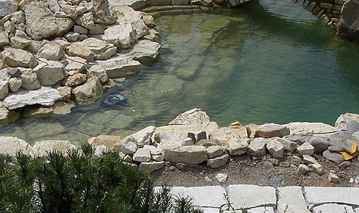 kamenný bazén